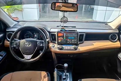 2017 Toyota RAV 4 — фото 9