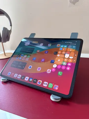 iPad M4 in excellent condition