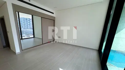 Bright 1BR | Pool View | Prime Location
