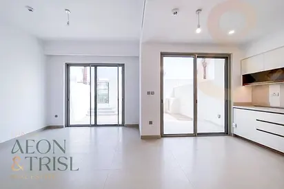 Single Row | Specious 3 BR | Vacant Soon