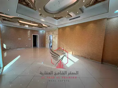 بنتهاوس للإيجار السنوي بالشارقة 4 غرف وصالة تكييف مجانا باركن مجانا جميع الغرف ماستر إطلالات بحرية تاور عائلي على كورنيش المجاز