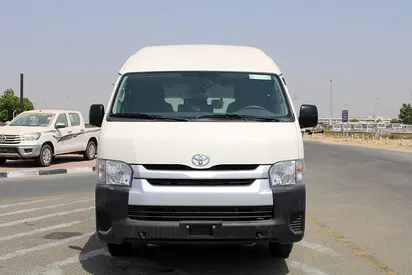 2025 Toyota HIACE — фото 2