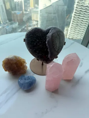 Assorted crystal decor set — rose quartz points, amethyst heart, citrine cluster