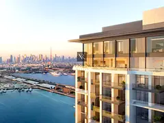 WATERFRONT LIVING | STUNNING SEA & SKYLINE VIEWS
