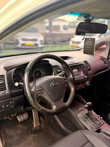 2013 KIA K3 thumbnail 17
