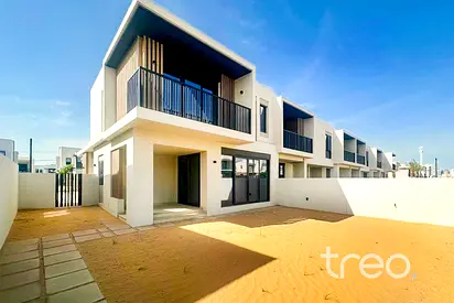 Vacant now | Modern finishes | Brand new