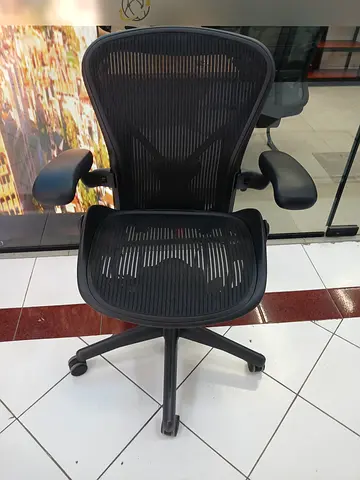 Herman Miller Aeron classic chair for sale excellent condition ultimate comfort