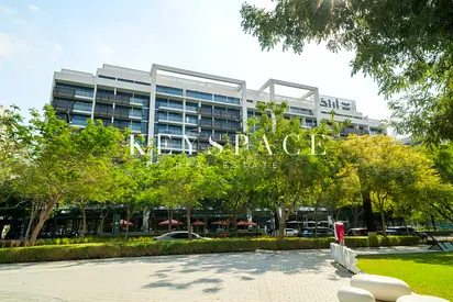 Contemporary Lifestyle Home | Retail & Dining Nearby | Resale