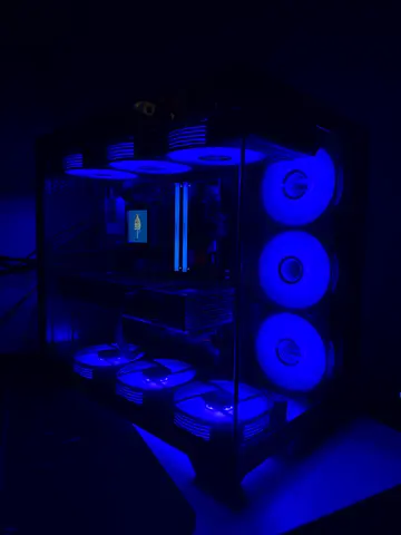 Gaming pc Rtx5070Ti ,R7800x3D , Ddr5 32GB, M2 1TB gen4 used 1 month