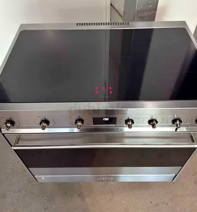 SMEG Induction Cooker Freestanding