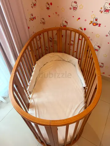 Stokke bed and mattress Solid Wood and mattress Oval from 6 months to 3 years  in Good Condition