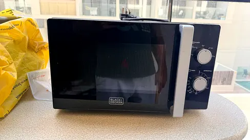 Black & Decker Compact Microwave - Good Working Condition