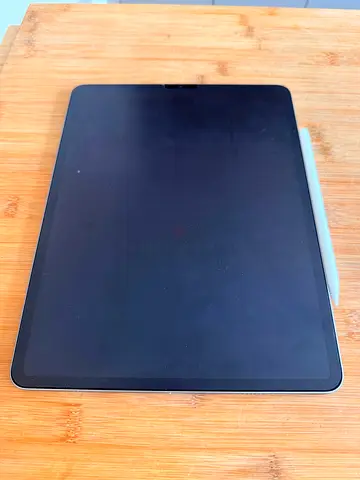 Apple iPad pro 6th generation M2 with apple pencil 2 and belkin magic keyboard