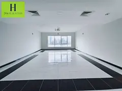 Buhairah Corniche|Prime Location| 4BR Apartment With Balcony Chiller Free