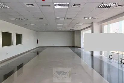 Main road shop/ showroom- Good for car spares parts sales - Don’t miss this opportunity