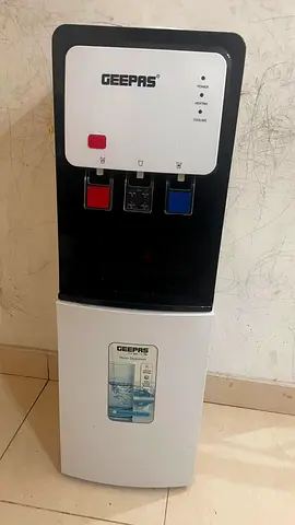 Geepas Water Dispenser with Bottom storage- Good Working Condition