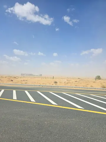 للبيـع قطعة أرض تجاري بمنطقة روضة القرط علي الشارع العام ضاحية الرويضات بالشارقة