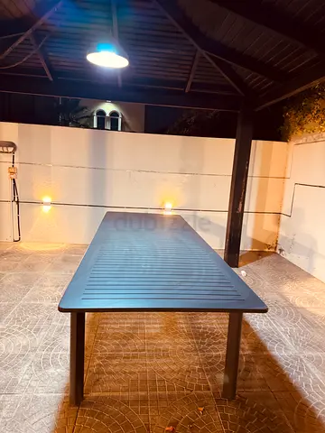 Out door dinning table extendable