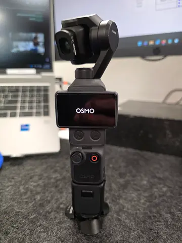 DJI Osmo Pocket 4 + Neewer Wide Angle Filter & Mini Tripod