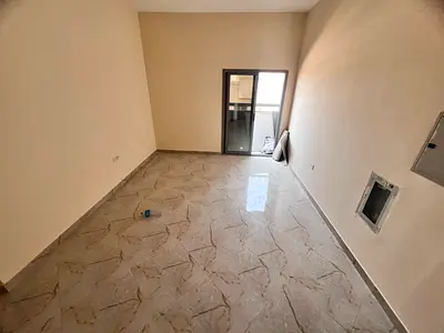 فرصة لا تعوض في الجرف 2 خلف مركز دلتا غرفة وصالة بمساحة كبيرة وبلكونة بإطلالة مفتوحة ومخرج سهل للشارقة ودبي وكل المطاعم بجوارك نزل السعر إلى 27 ألف عل