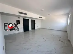 Prime office space for rent, close to all services and near the Dubai and Sharjah exit.