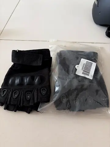 Pair of black fingerless tactical/weightlifting gloves - lightly used