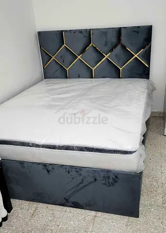 Silver-grey Velvet Bed Frame with Geometric Headboard -Queen