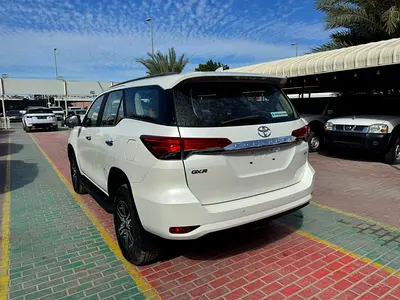 2020 Toyota FORTUNER 缩略图 4