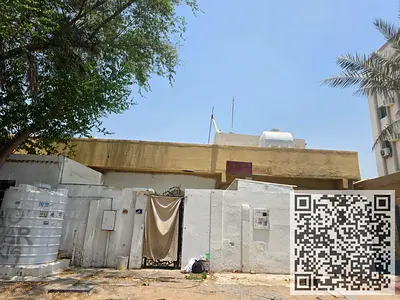 invesment opprotunity .Villa for sale nuaimaya 2 ,4200sqft land area good coundition 2 family live in villa