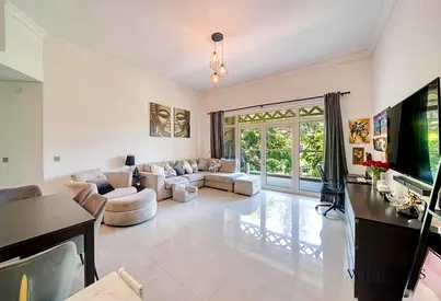 UPGRADED | VACANT ON TRANSFER | CLOSE TO MALL