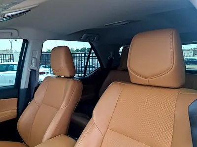 2023 Toyota FORTUNER photo 11