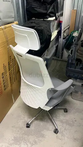 White ergonomic office chair with headrest - used, good condition
