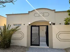 Room available for family or couples in Al qouz First with free dewa