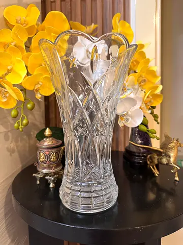 Flower vase for sale