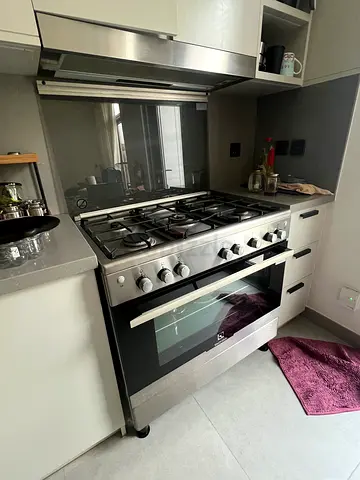 5 burner Gas cooker