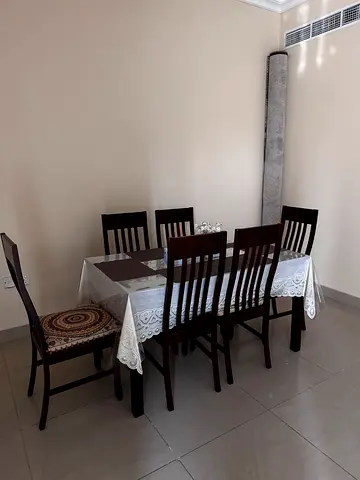 Furniture (dining table)