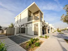 Single Row | View Today | Close to Park |
