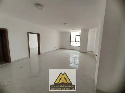 شقة غرفتين وصالة للإيجار في الياسمين عجمان، أول ساكن، 2 حمام، تكييف مركزي، غاز مركزي، صيانة، 45 ألف.