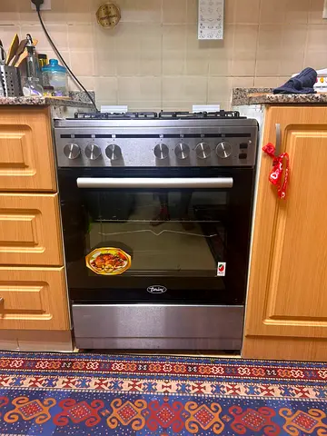 Terim freestanding gas cooker with oven - good working condition