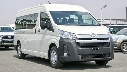 2025 Toyota HIACE — фото 2