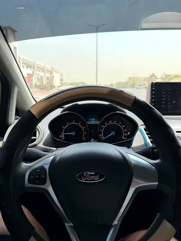 2013 FORD FIESTA 照片 12