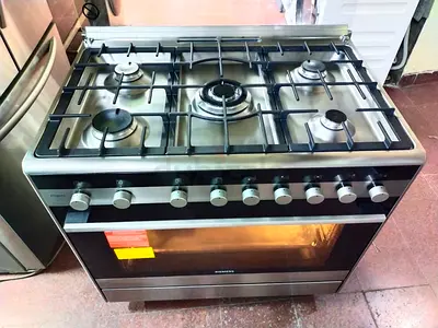 Siemens 5-burner Gas Cooker with Oven - Good Working Condition