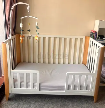 Baby Bed (Like New) Convertible Crib with Toddler Rail - with New Matress (Best quality)