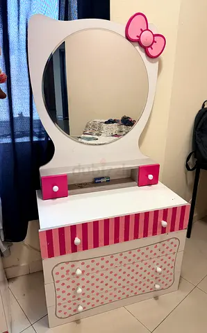 Dressing table