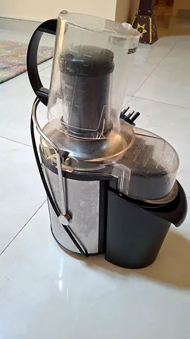 Black & Decker centrifugal juicer or fresh juice extractor- good condition
