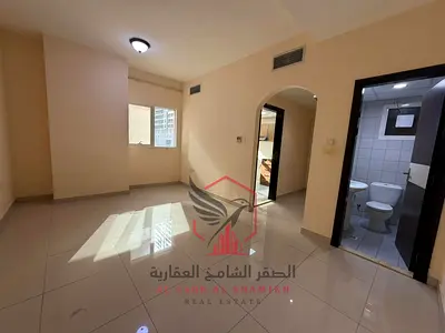 غرفة وصالة مع باركن مجانا إطلالة مفتوحة غرفة ماستر تكييف مركزي 6 شيكات تاور عائلي بالقرب من مخرج دبي وشارع التعاون