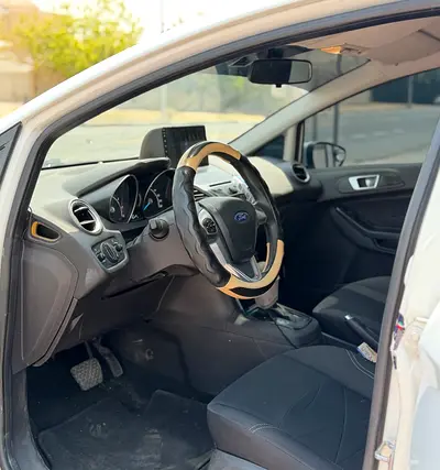 2013 FORD FIESTA 照片 10