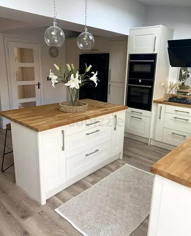 White Kitchen Island with Wooden Worktop – Good Condition