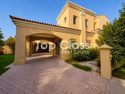 Lake View | Stunning 6-Bedroom Villa for Sale