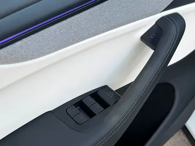صورة مصغرة 11 لـ 2025 Tesla MODEL Y